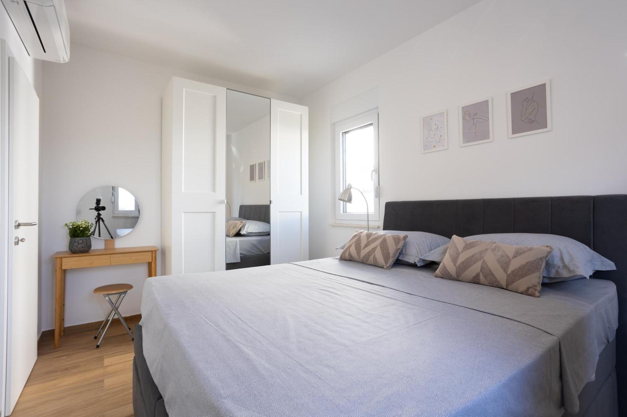 La Petit Apartment Trogir Exterior photo