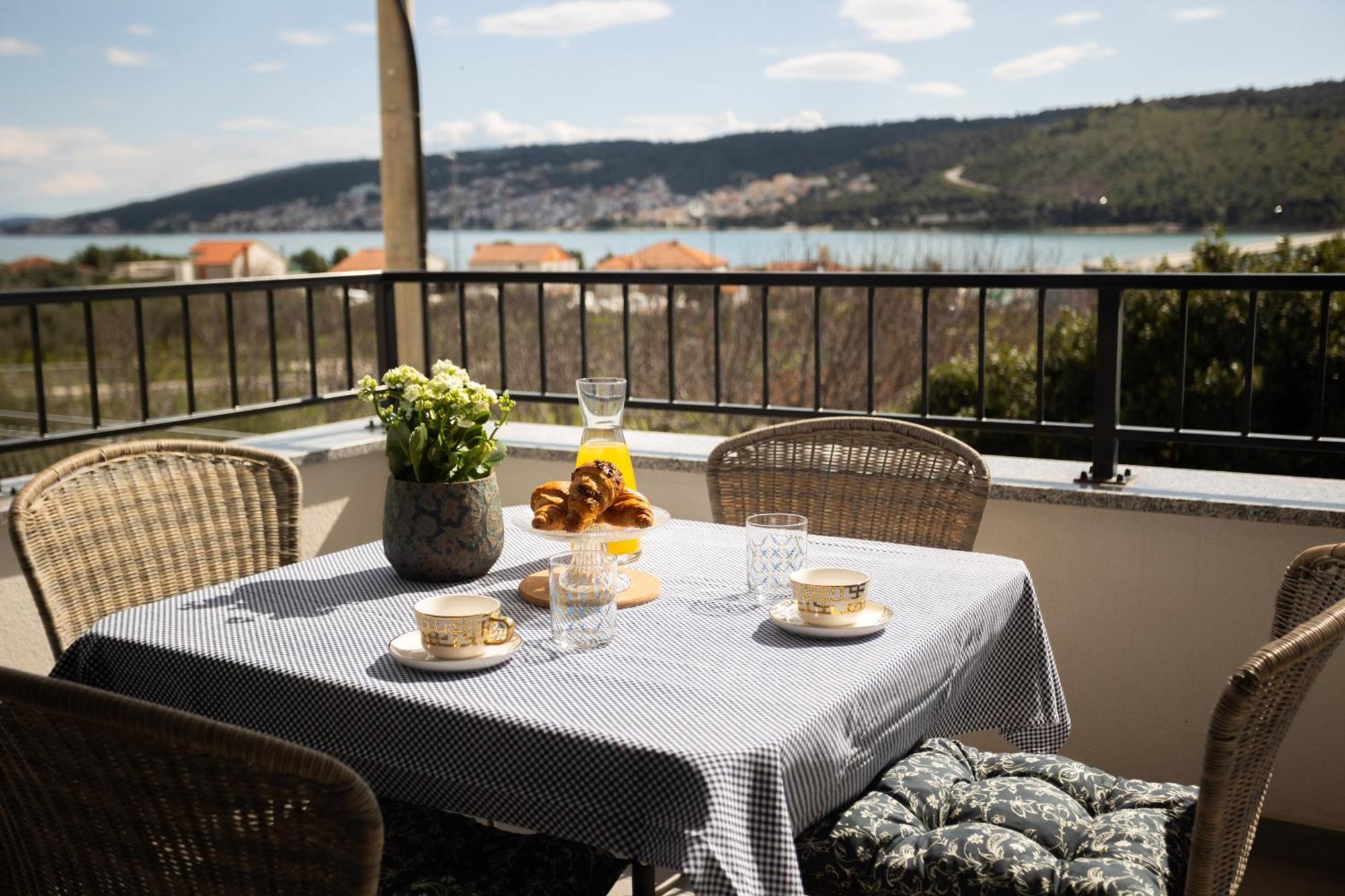 La Petit Apartment Trogir Exterior photo