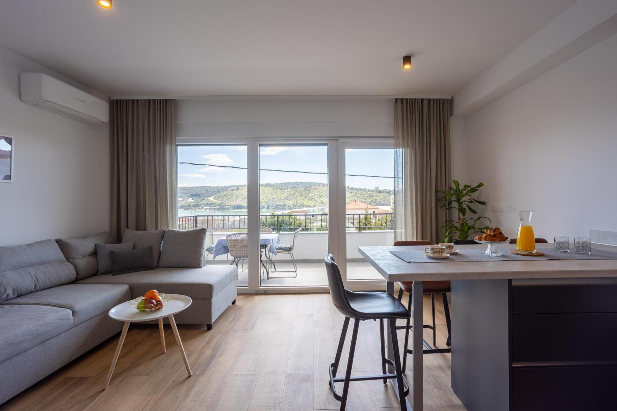 La Petit Apartment Trogir Exterior photo
