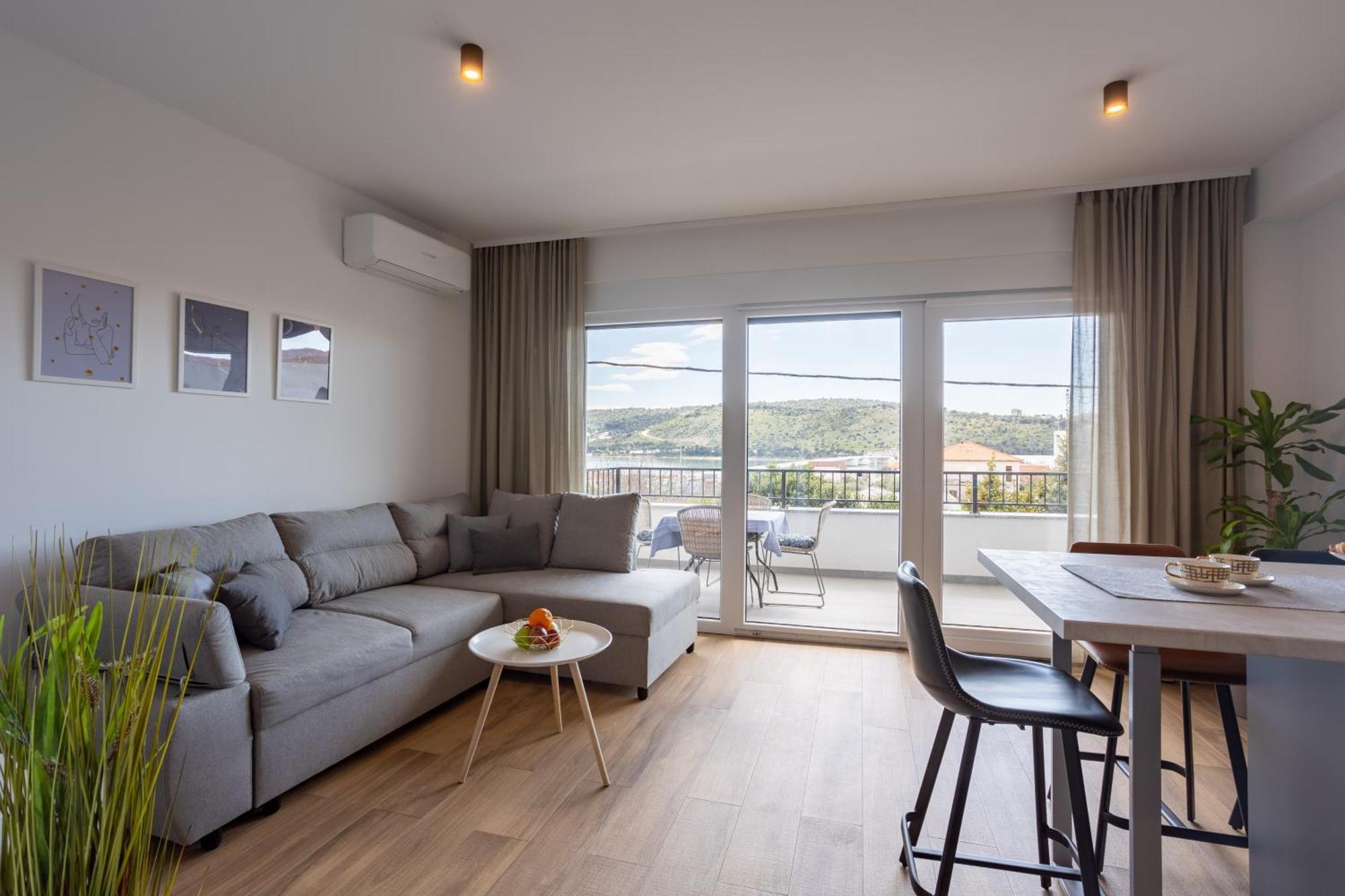 La Petit Apartment Trogir Exterior photo